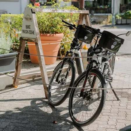 Hotel Trail-inn &