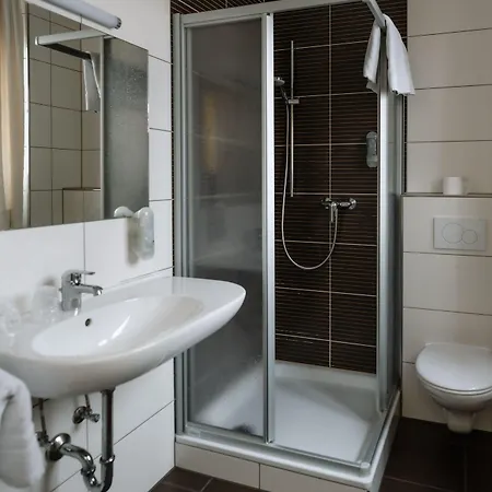 Trail-inn & Hotel 3*