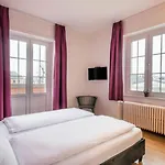 Hotel Trail-inn & 3*