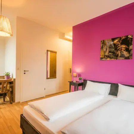 Hotel Trail-inn & 3*