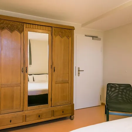 Hotel Trail-inn & 3*