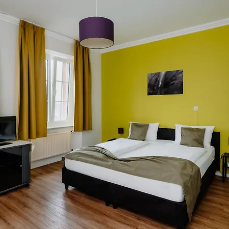 Trail-inn & Hotell 3*