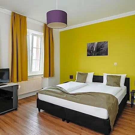 Trail-inn & Hotell 3*