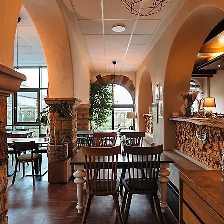 Hotell Trail-inn & 3*