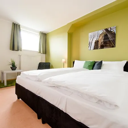 Hotel Trail-inn & 3*