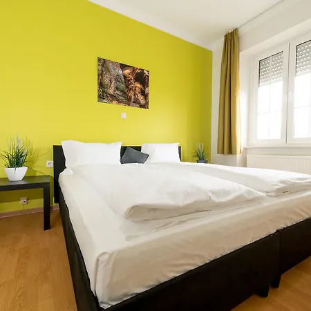 Hotel Trail-inn & 3*
