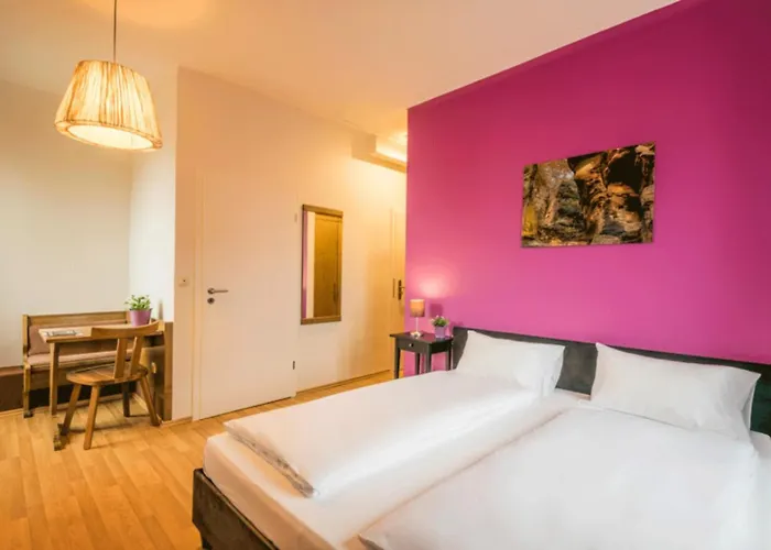 Hotel Trail-inn & 3*