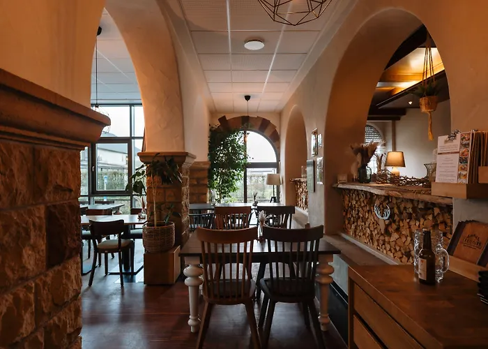 Hotel Trail-inn & 3*